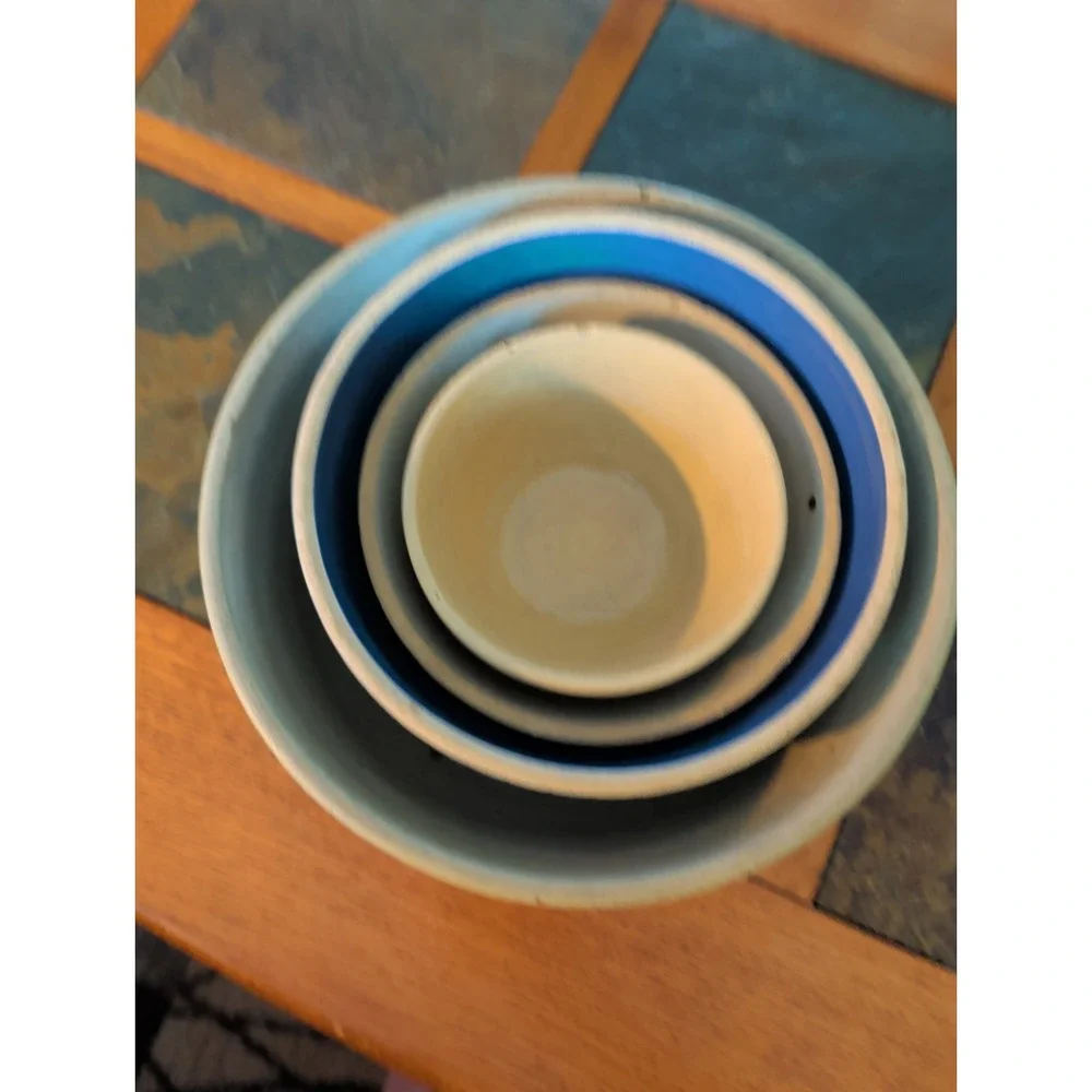VINTAGE  POTTERY SET OF 4 NESTING Crock STONEWARE BOWLS.Wide Band. Primitive